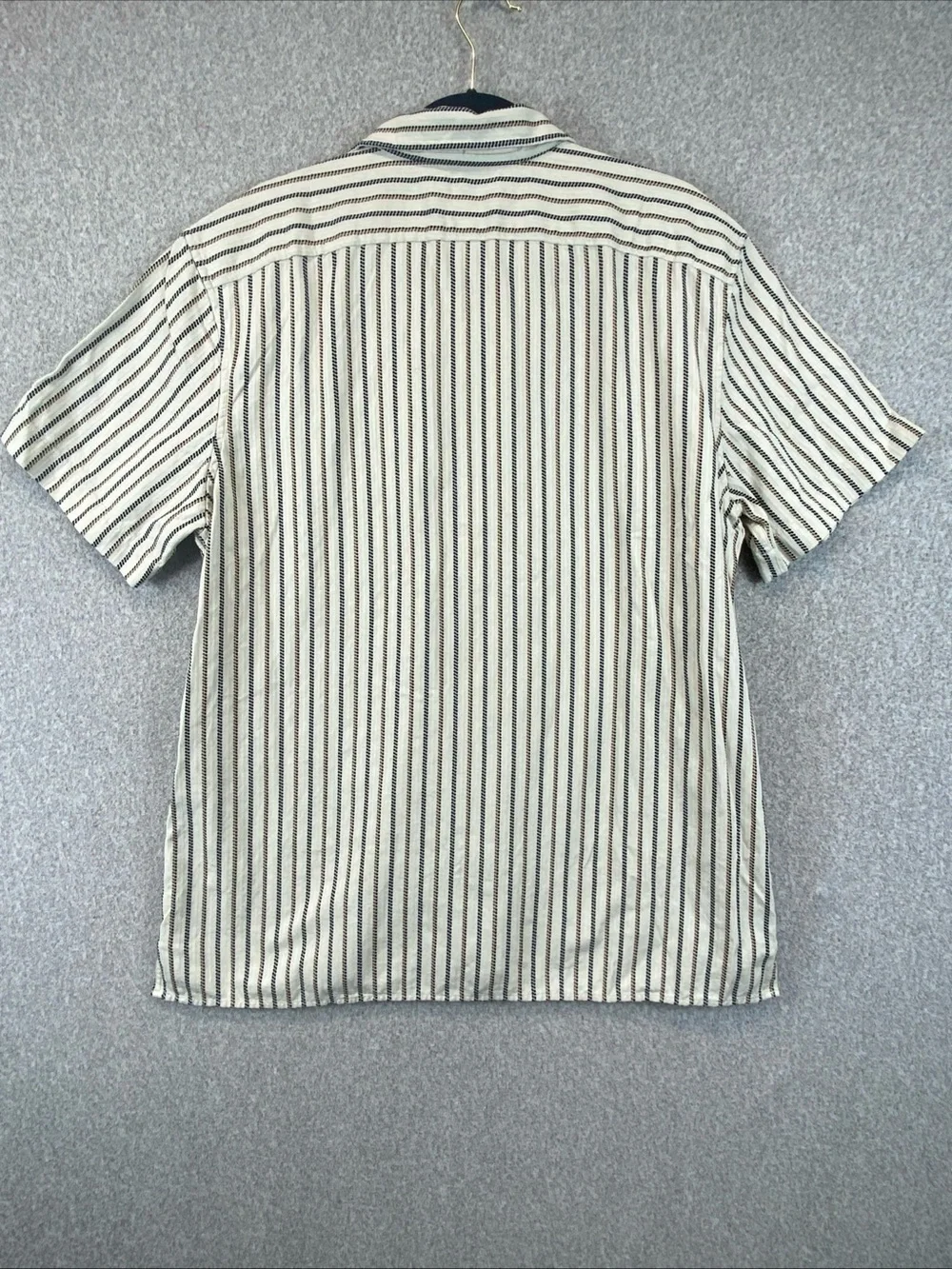 Banana Republic Standard Fit Men’s Short Sleeve Button Up Shirt Size L Textured